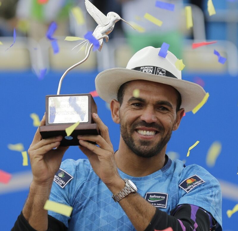 Tenista dominicano Víctor Estrella gana Abierto de Ecuador