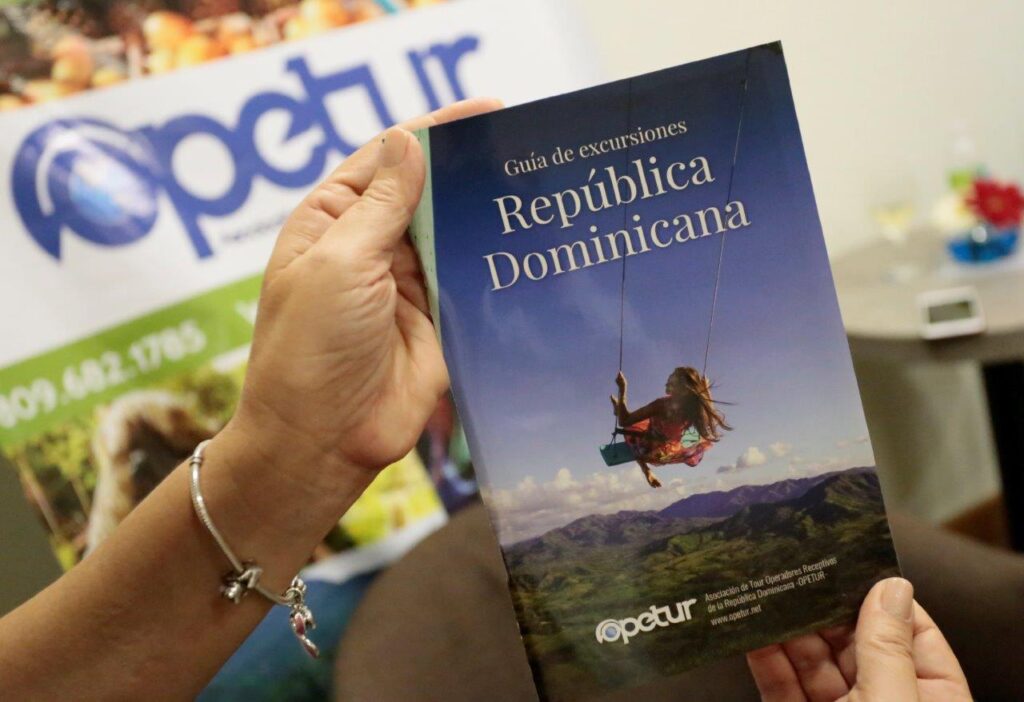 OPETUR pone a circular la Vll edición de su guía de excursiones de República Dominicana