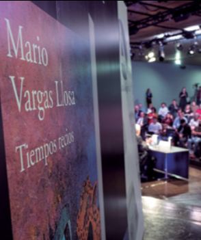 Mario Vargas Llosa, presentó en rueda de prensa en la que Soy Caribe estuvo participando, su nueva novela, Tiempos recios, junto a la directora de la Editorial Alfaguara