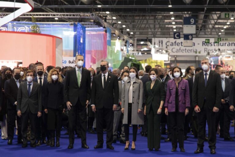 Don Felipe y Doña Letizia han mostrado una vez más el apoyo a la Feria que, desde hoy y hasta el 23 de enero, celebra su 42 edición en IFEMA MADRID