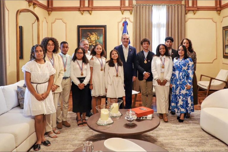 La XIII Edición del Premio al Mérito Escolar 2023 llega a su emocionante conclusión con un inolvidable viaje cultural a la República Dominicana