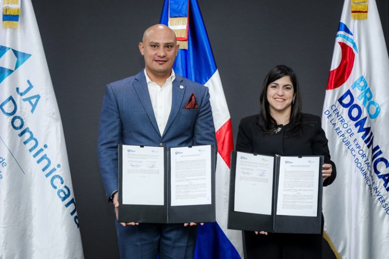 Centro de Exportación e Inversión de la República Dominicana (ProDominicana) y Junior Achievement Dominicana, formalizan alianza estratégica en el marco del programa “MUJER DIGITAL”