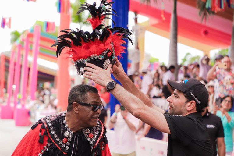 Coronación de George Bell por Frank Elias Rainieri, Carnaval Punta Cana 2024