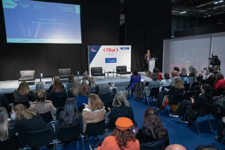 La sección FITUR Woman 2025, organizada por FITUR junto con Women Leading Tourism (WLT), celebra su quinta edición enfocada en potenciar el orgullo de pertenencia de la mujer en el sector turístico.