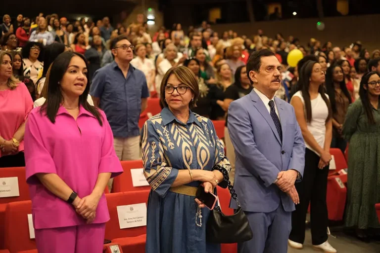 Embajada Dominicana conmemora el Día de las Madres con emotivo acto en Madrid 2025