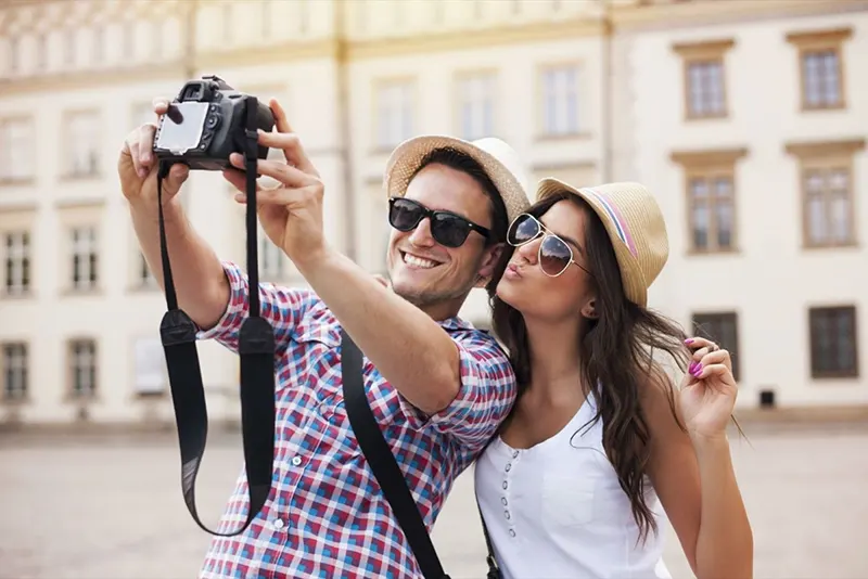 Los turistas son pieza esencial para el desarrollo cultural y económico del país que visitan