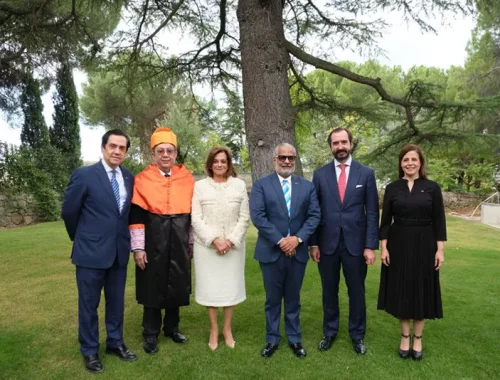 Héctor Valdez Albizu recibe Doctorado Honoris Causa en la UDIMA de Madrid