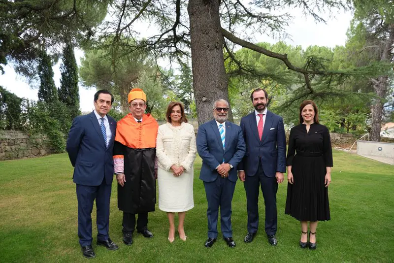 Héctor Valdez Albizu recibe Doctorado Honoris Causa en la UDIMA de Madrid
