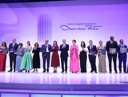 MIREX entrega el Premio al Emigrante Dominicano Sr. Oscar de la Renta 2025 a Augusto Taveras