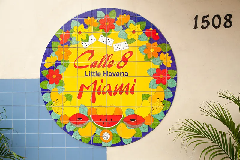 Signage - Calle Ocho - Little Havana pequeña Havana