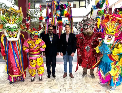 El jueves 4 de diciembre, con la Participación dominicana, se inauguró la Feria de la Piñata del municipio de Acolman, dedicada este año a la República Dominicana y a Costa de Marfil.