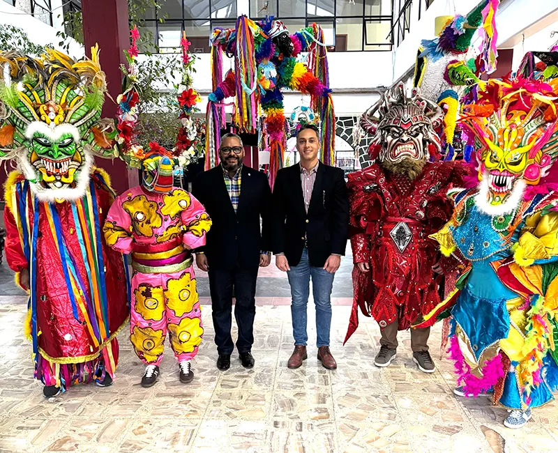 El jueves 4 de diciembre, con la Participación dominicana, se inauguró la Feria de la Piñata del municipio de Acolman, dedicada este año a la República Dominicana y a Costa de Marfil.