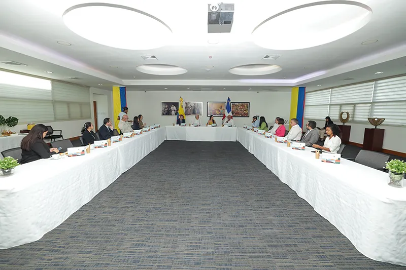 Embajada de Colombia promueve relaciones bilaterales con República Dominicana en el marco del encuentro B2B Diplomatic de Revista Soy Caribe Premium