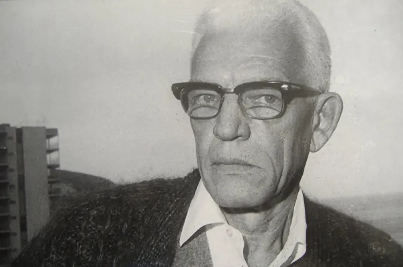 Juan Bosch exiliado en España