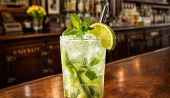 Nicolás Guillén y el mojito habanero: ritmo, ron y palabra mestiza