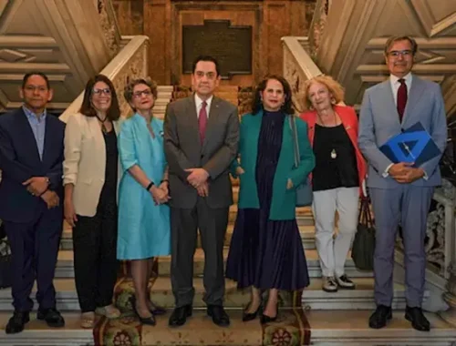 La Embajada de la República Dominicana en España inaugura su programa en la Feria del Libro de Madrid con un homenaje a la narrativa dominicana contemporánea