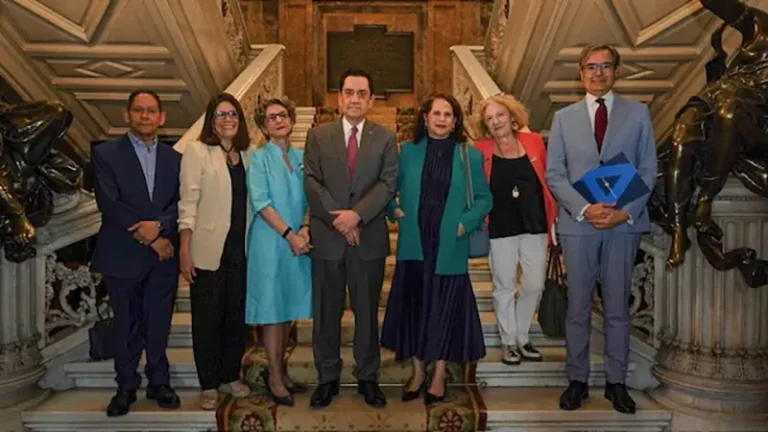 La Embajada de la República Dominicana en España inaugura su programa en la Feria del Libro de Madrid con un homenaje a la narrativa dominicana contemporánea