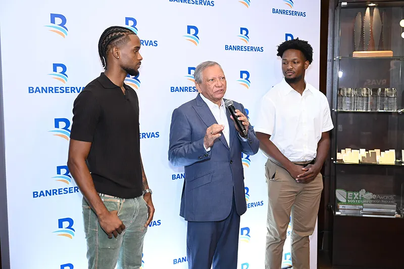 Banreservas incorpora a Jean Montero y Andrés Feliz como embajadores para fortalecer el orgullo dominicano en Europa