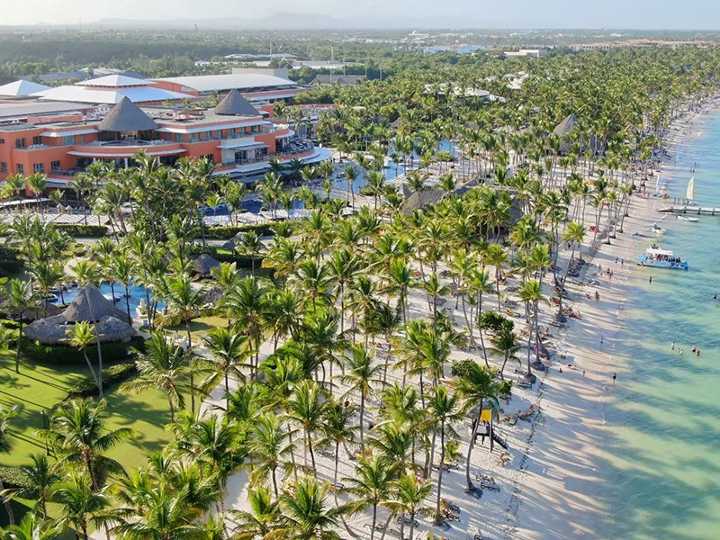 Pie de foto: Vista panorámica de una de las playas y complejos de Punta Cana. Crédito: Pexels. 